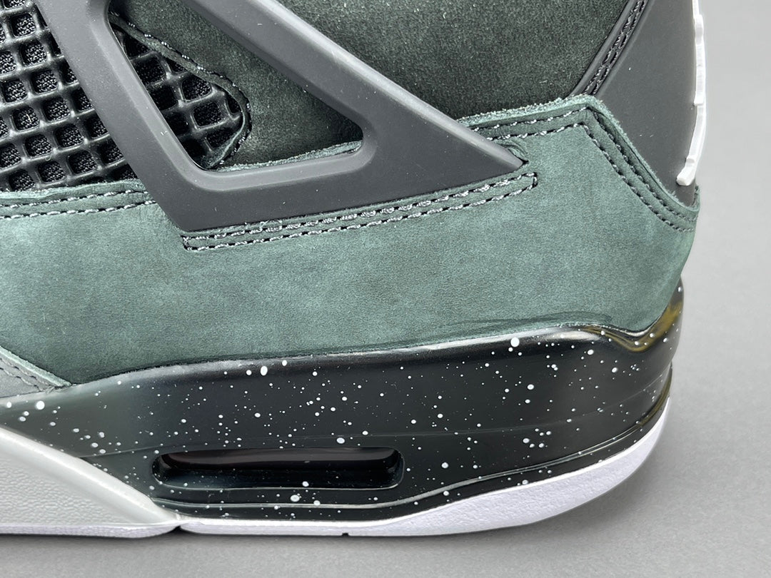 AIR JORDAN 4 x FEAR PACK